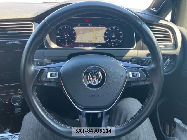 VolksWagen GOLF VARIANT 2018-04 8746857-14