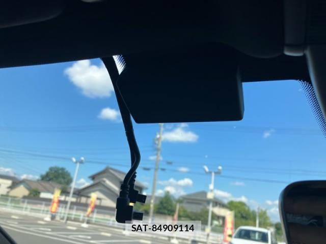 VolksWagen GOLF VARIANT 2018-04 8746857-21