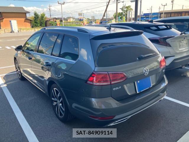 VolksWagen GOLF VARIANT 2018-04 8746857-2