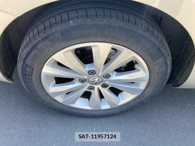 VolksWagen GOLF VARIANT 2015-09 8746861-14