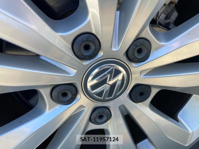VolksWagen GOLF VARIANT 2015-09 8746861-15