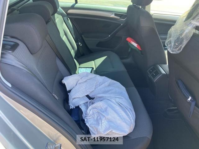 VolksWagen GOLF VARIANT 2015-09 8746861-17