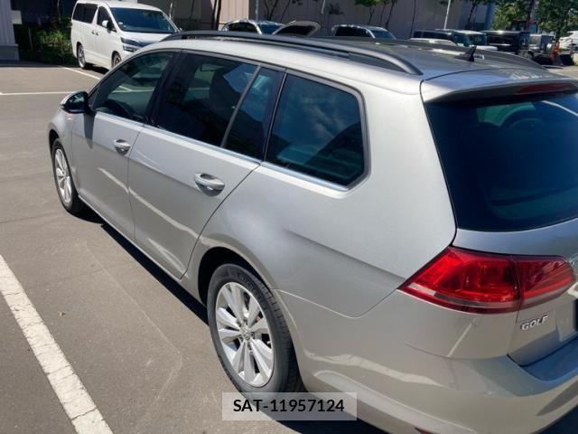 VolksWagen GOLF VARIANT 2015-09 8746861-7