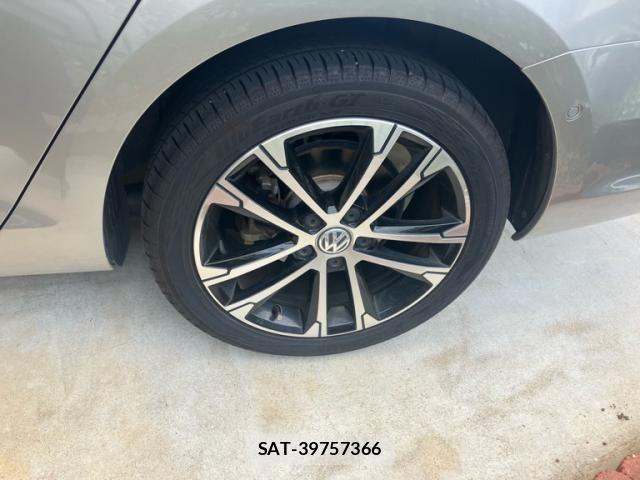 VolksWagen GOLF VARIANT 2020-09 8782630-3