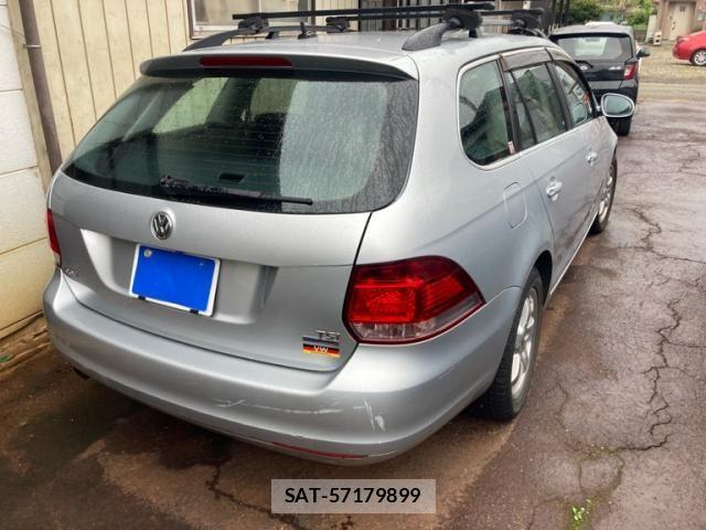 VolksWagen GOLF VARIANT 2012-08 8782631-17