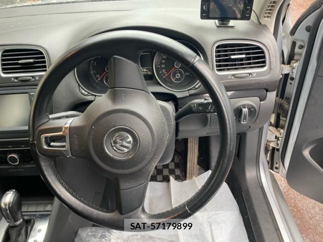 VolksWagen GOLF VARIANT 2012-08 8782631-7