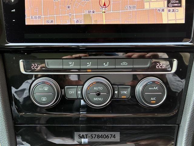 VolksWagen GOLF VARIANT 2018-06 8797932-11