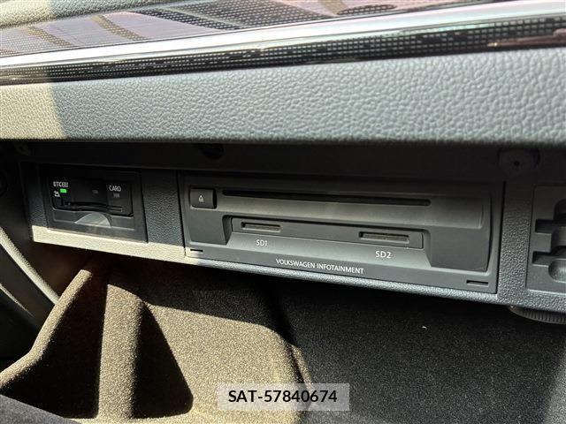 VolksWagen GOLF VARIANT 2018-06 8797932-16