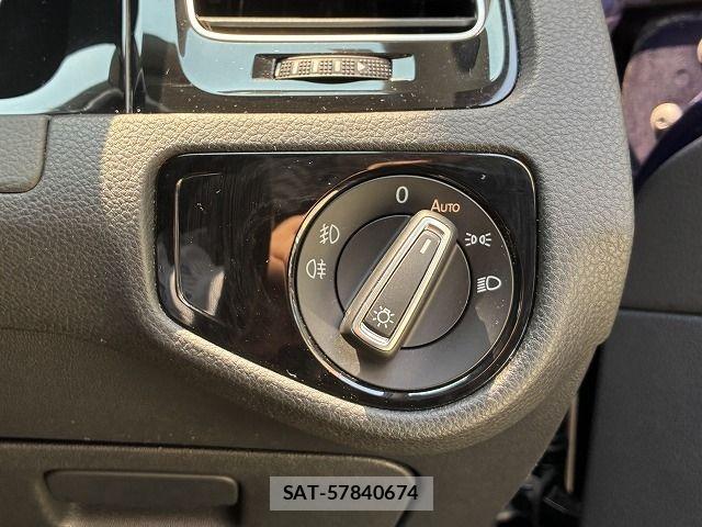 VolksWagen GOLF VARIANT 2018-06 8797932-21