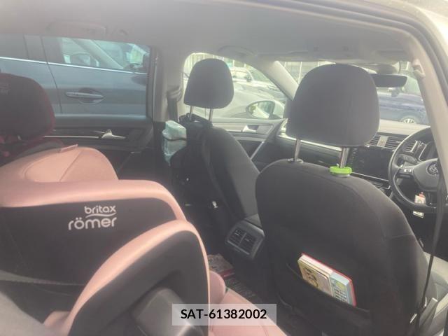 VolksWagen GOLF VARIANT 2019-02 8832503-12