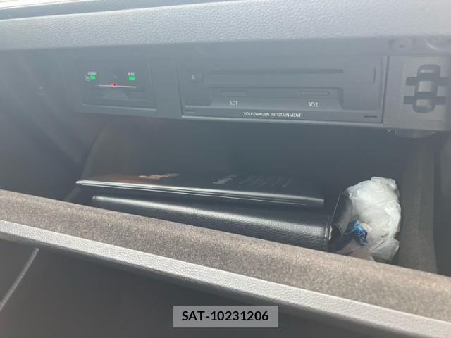 VolksWagen GOLF VARIANT 2014-03 8832509-25