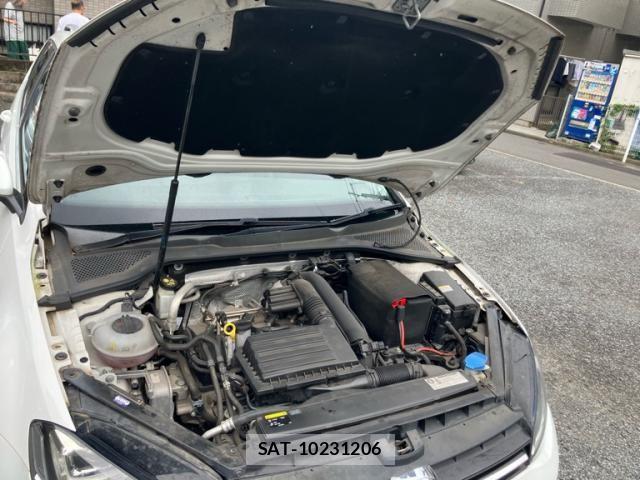 VolksWagen GOLF VARIANT 2014-03 8832509-27