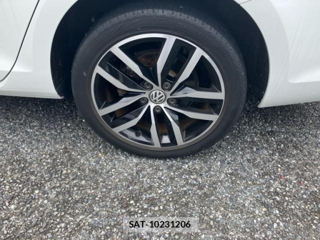 VolksWagen GOLF VARIANT 2014-03 8832509-8
