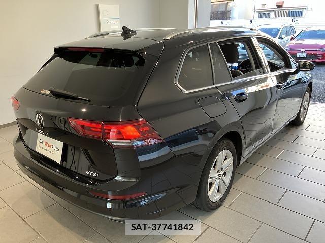 VolksWagen GOLF VARIANT 2023-05 8832502-2
