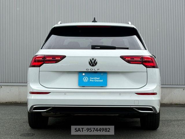 VolksWagen GOLF VARIANT 2024-06 8882977-12