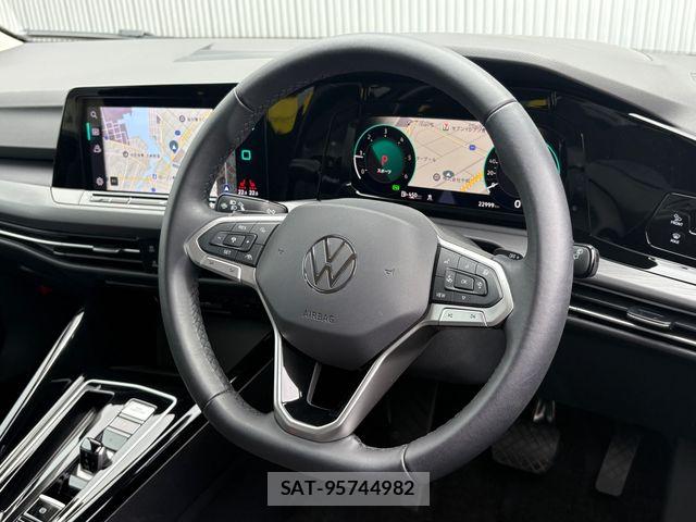 VolksWagen GOLF VARIANT 2024-06 8882977-26