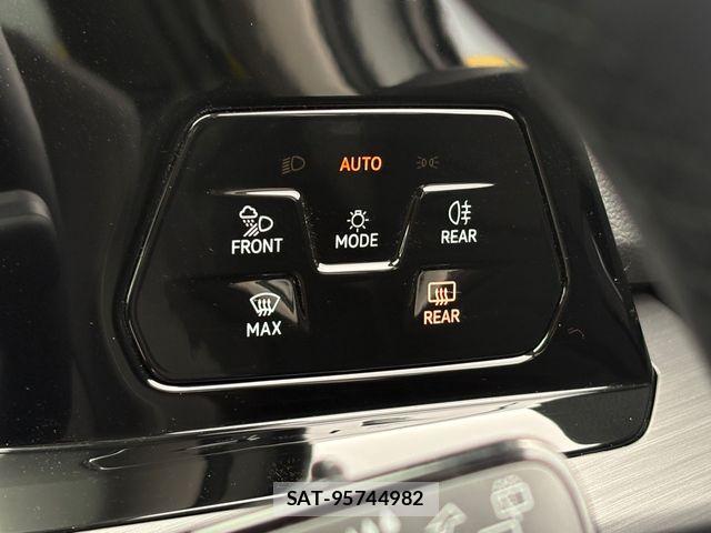 VolksWagen GOLF VARIANT 2024-06 8882977-27