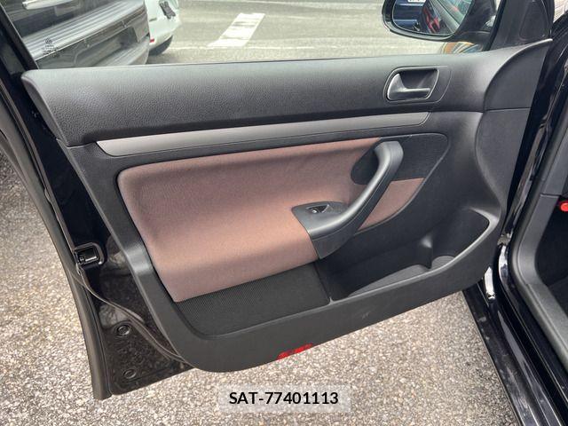 VolksWagen GOLF VARIANT 2011-09 8882980-12