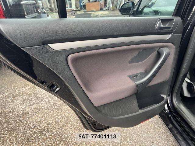 VolksWagen GOLF VARIANT 2011-09 8882980-16