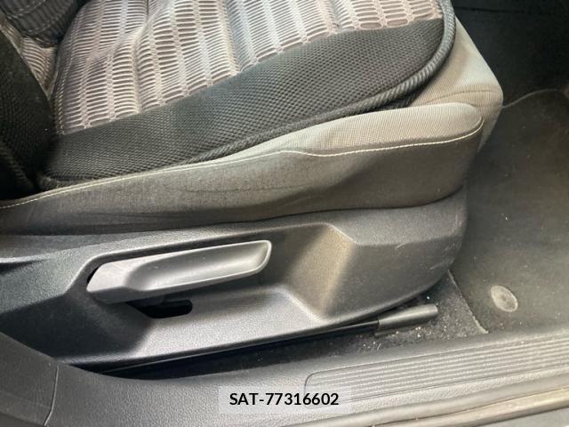 VolksWagen GOLF VARIANT 2015-03 8884617-11