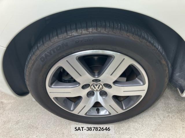 VolksWagen NEW BEETLE 2007-06 7510452-8