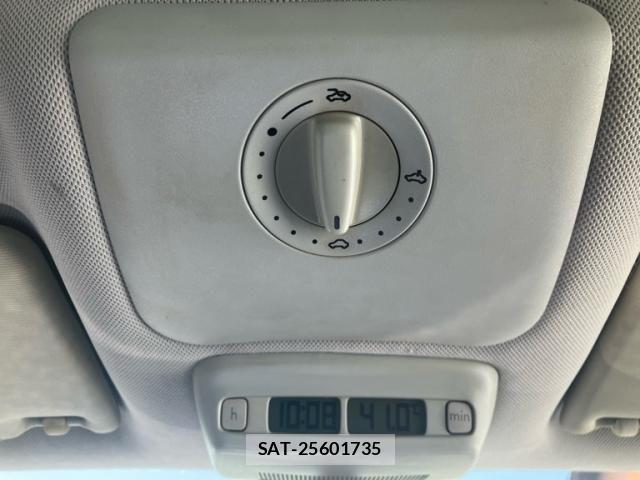 VolksWagen NEW BEETLE 2006-05 8318087-17