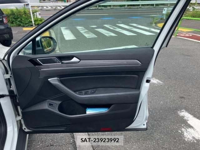 VolksWagen PASSAT ALLTRACK 2020-03 8564097-13