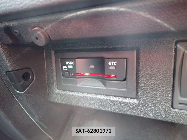 VolksWagen PASSAT 2017-06 7730726-27