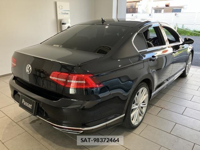 VolksWagen PASSAT 2017-03 7730725-15