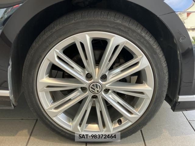 VolksWagen PASSAT 2017-03 7730725-17