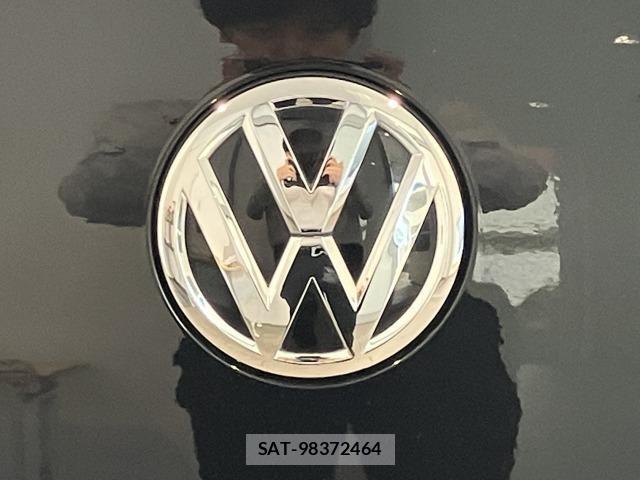 VolksWagen PASSAT 2017-03 7730725-23