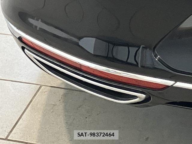 VolksWagen PASSAT 2017-03 7730725-24
