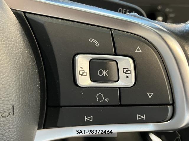VolksWagen PASSAT 2017-03 7730725-4