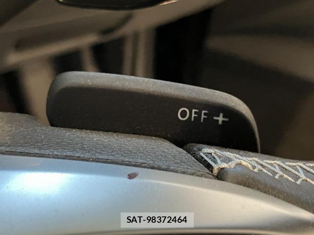 VolksWagen PASSAT 2017-03 7730725-5