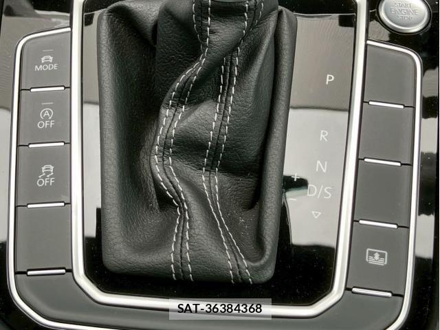 VolksWagen PASSAT 2017-10 7981571-23