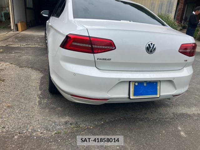 VolksWagen PASSAT 2017-10 8039188-4