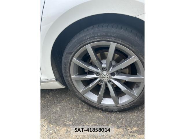 VolksWagen PASSAT 2017-10 8039188-8