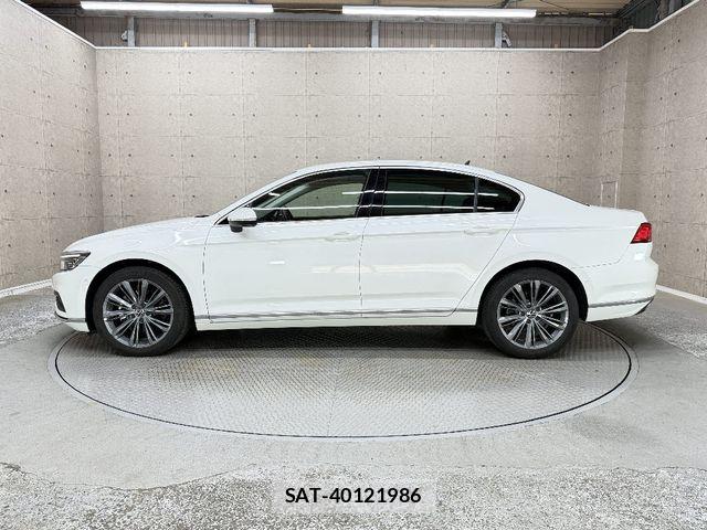 VolksWagen PASSAT 2022-02 8159522-9