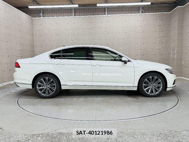 VolksWagen PASSAT 2022-02 8159522-8