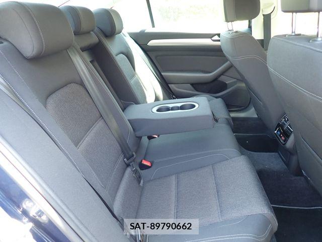 VolksWagen PASSAT 2015-08 8318089-19