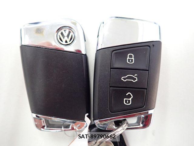 VolksWagen PASSAT 2015-08 8318089-26