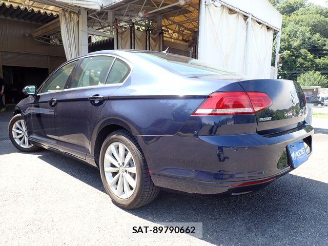 VolksWagen PASSAT 2015-08 8318089-2