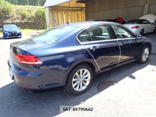 VolksWagen PASSAT 2015-08 8318089-6