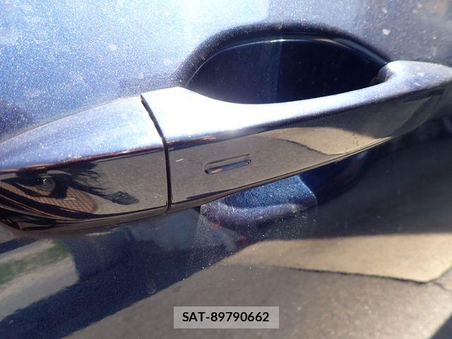 VolksWagen PASSAT 2015-08 8318089-7