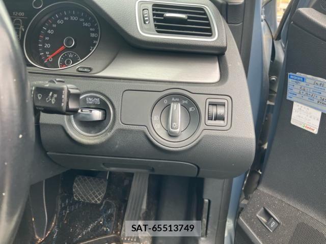 VolksWagen PASSAT 2011-11 8629757-11