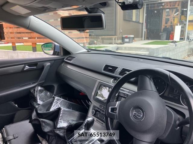 VolksWagen PASSAT 2011-11 8629757-13