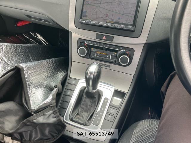 VolksWagen PASSAT 2011-11 8629757-15