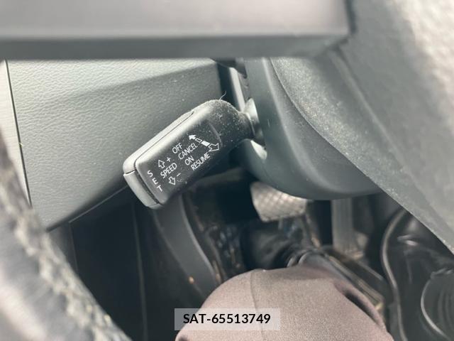 VolksWagen PASSAT 2011-11 8629757-18