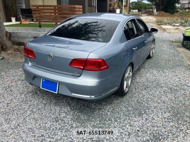 VolksWagen PASSAT 2011-11 8629757-4