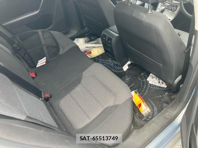 VolksWagen PASSAT 2011-11 8629757-8